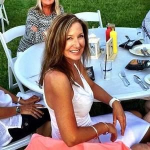 Meet your Posher, Leslie